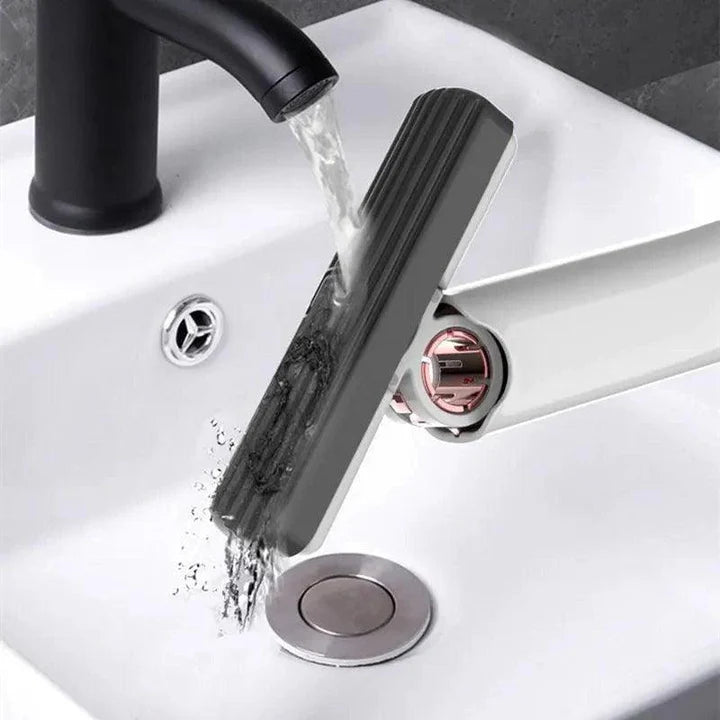 Nook of Comfort™ Mini Squeeze Cleaning Mop